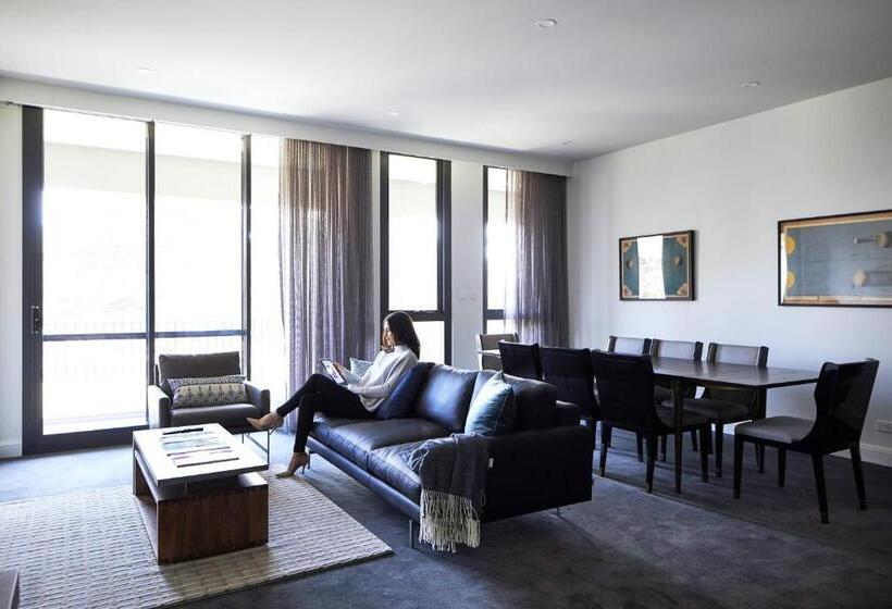 Hotel Knightsbridge Canberra