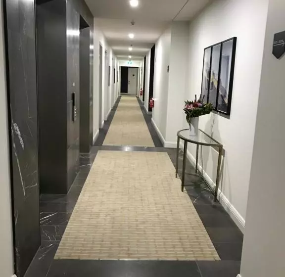 호텔 Knightsbridge Canberra