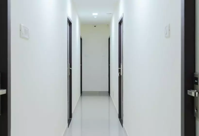 هتل Super Townhouse Majestic Inn