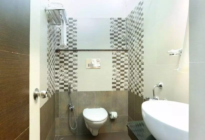 هتل Super Townhouse Majestic Inn