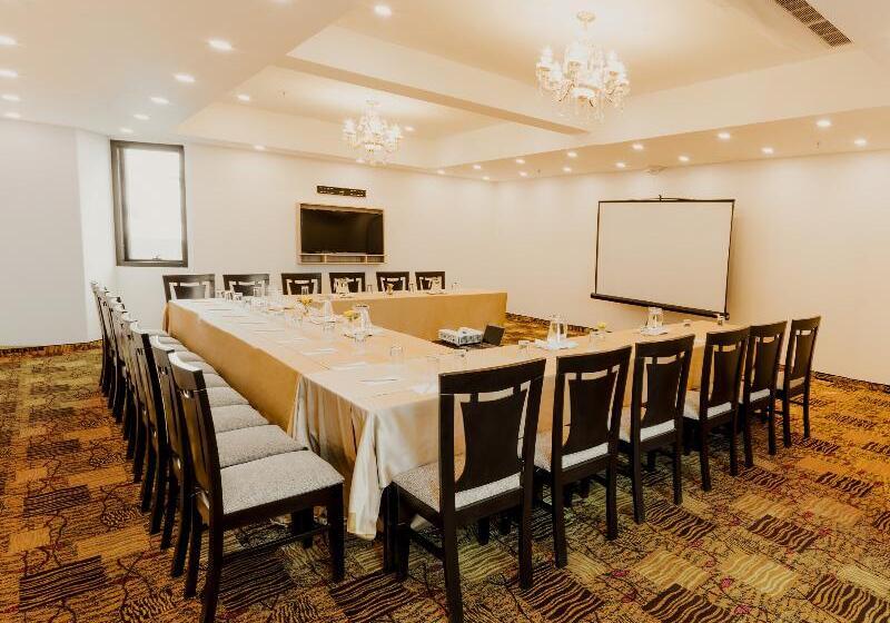 호텔 Nobility Grand