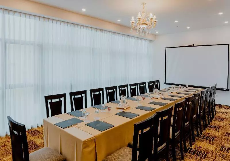 Hotelli Nobility Grand