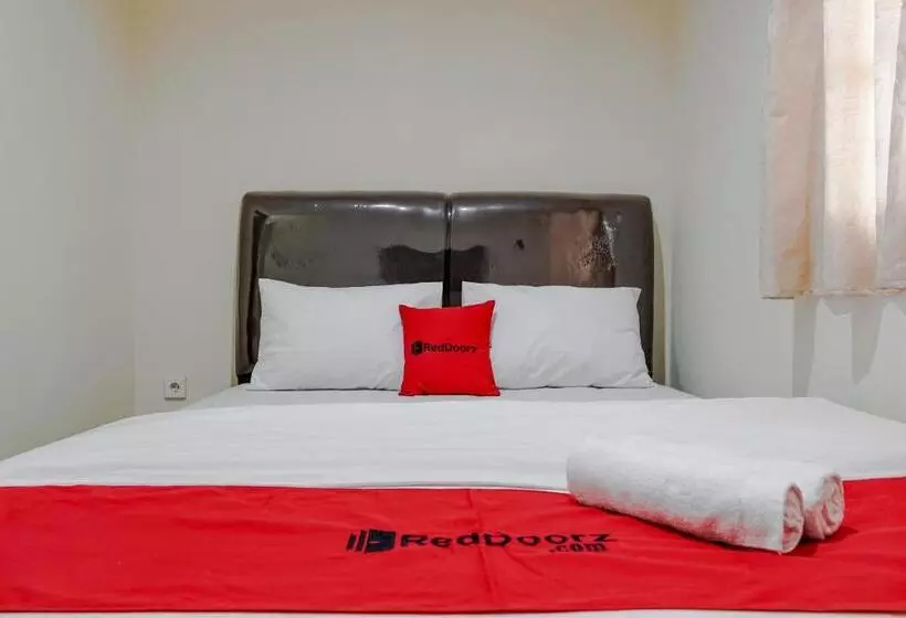 Hotelli Reddoorz @ Jalan Biak Roxy Jakarta