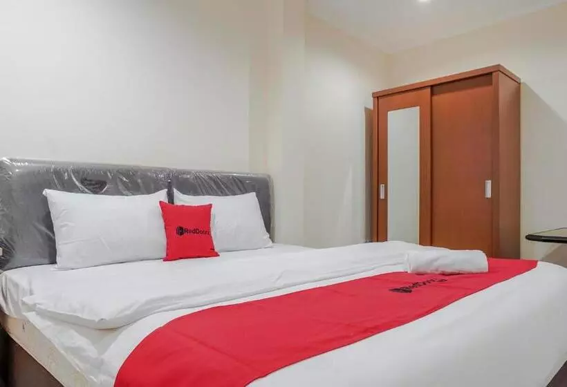 Hotelli Reddoorz @ Jalan Biak Roxy Jakarta