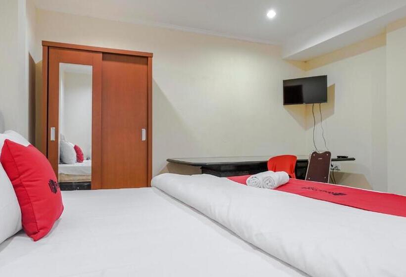 Hotel Reddoorz @ Jalan Biak Roxy Jakarta