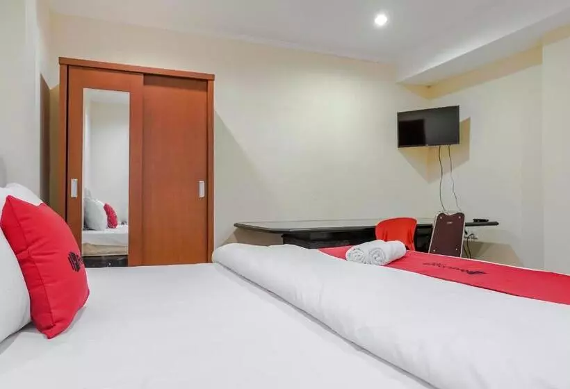 Hotelli Reddoorz @ Jalan Biak Roxy Jakarta
