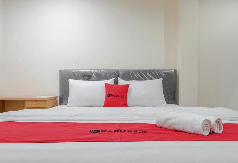 Hotel Reddoorz @ Jalan Biak Roxy Jakarta
