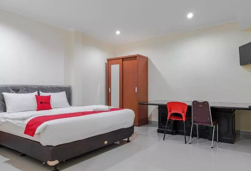 Hotelli Reddoorz @ Jalan Biak Roxy Jakarta