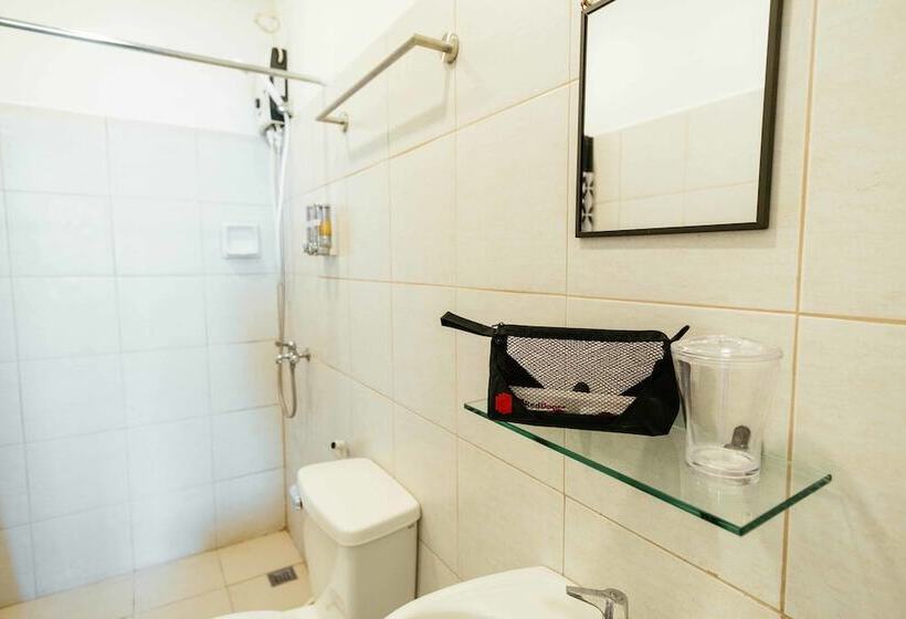 Szálloda Reddoorz Plus @ Kamuning Quezon City