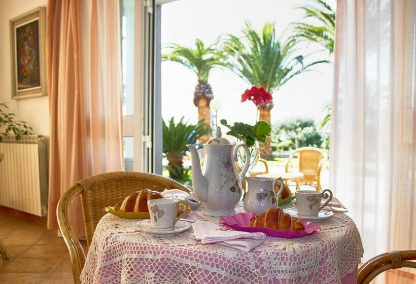 ホテル Villa Rita