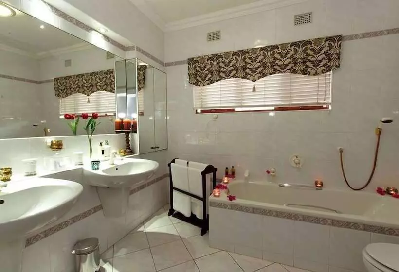 پانسیون Anchor S Rest Guesthouse And Self Catering