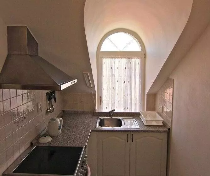 پانسیون Guest House Maxim