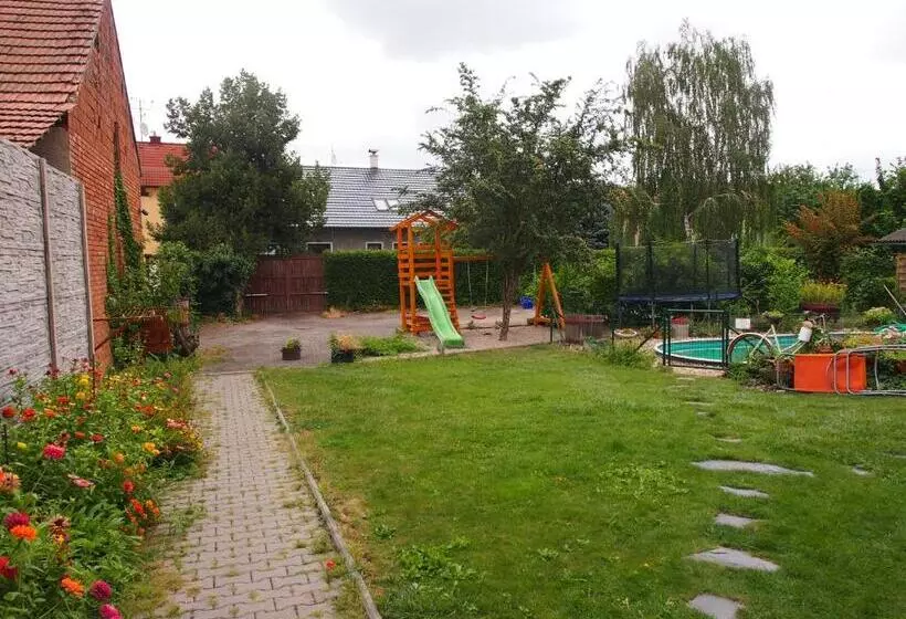 Majatalo Penzion A Restaurace U Hroznu