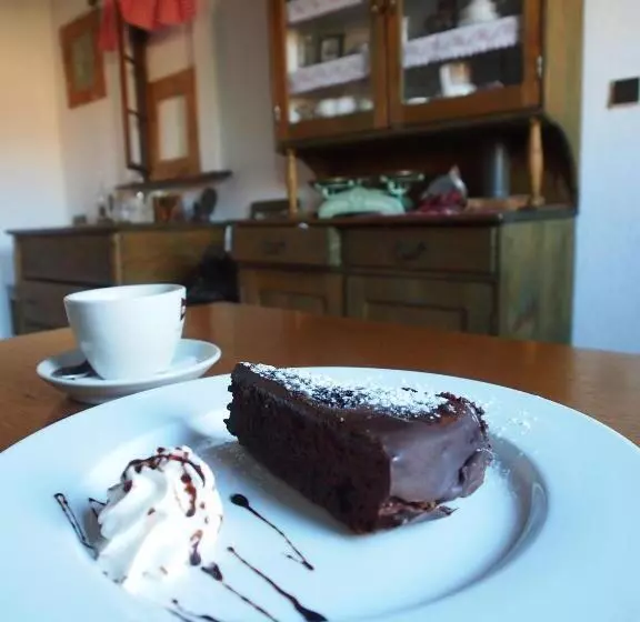 Majatalo Penzion A Restaurace U Hroznu