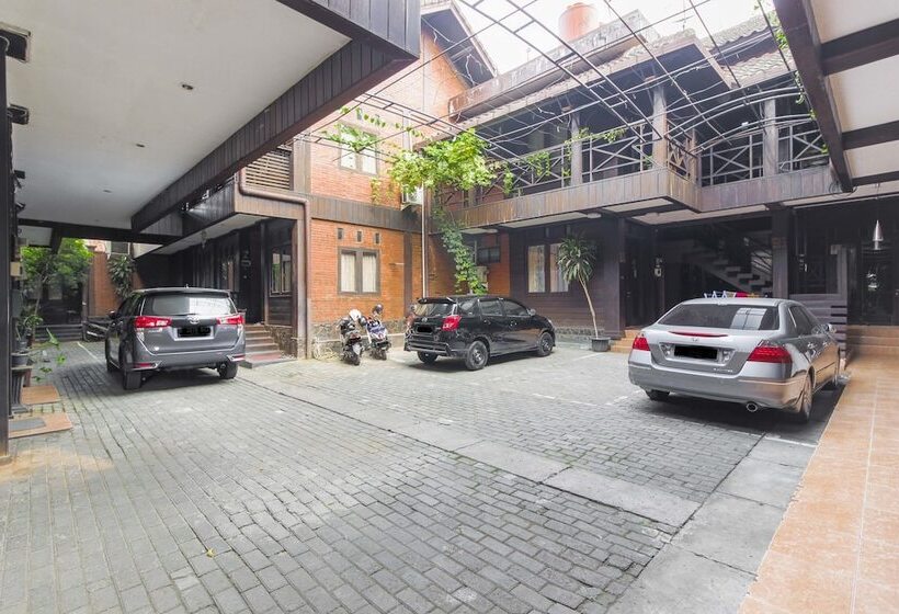 بنسيون Reddoorz @ Cilandak Timur