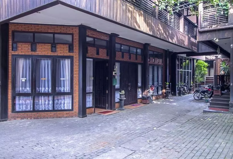 ペンション Reddoorz @ Cilandak Timur