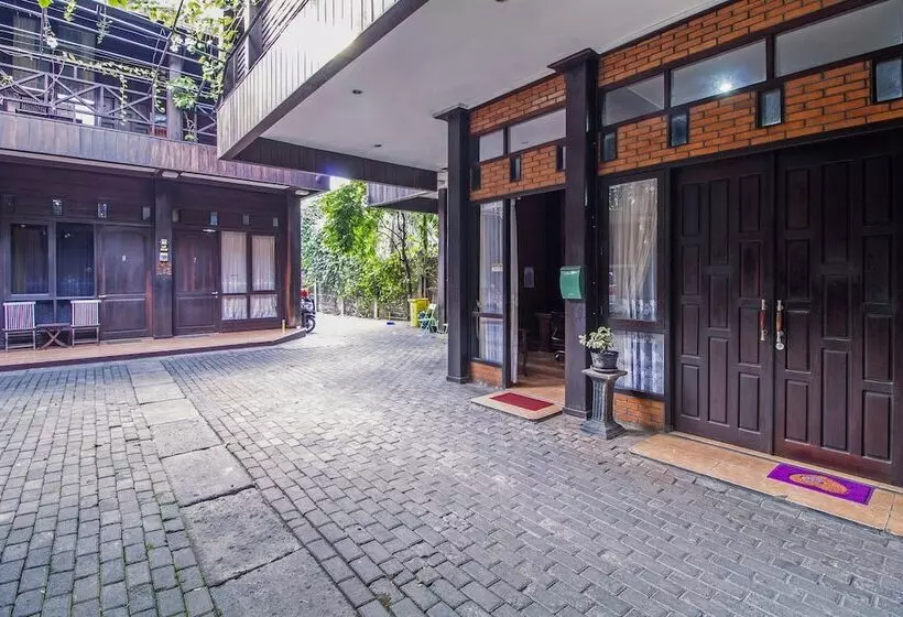 ペンション Reddoorz @ Cilandak Timur