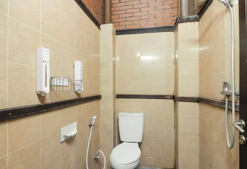 ペンション Reddoorz @ Cilandak Timur