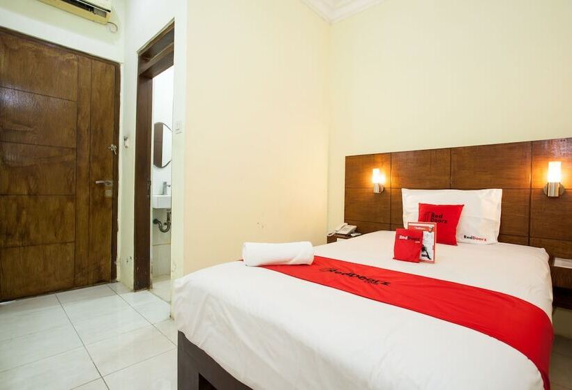 بنسيون Reddoorz Near Marvell City Mall