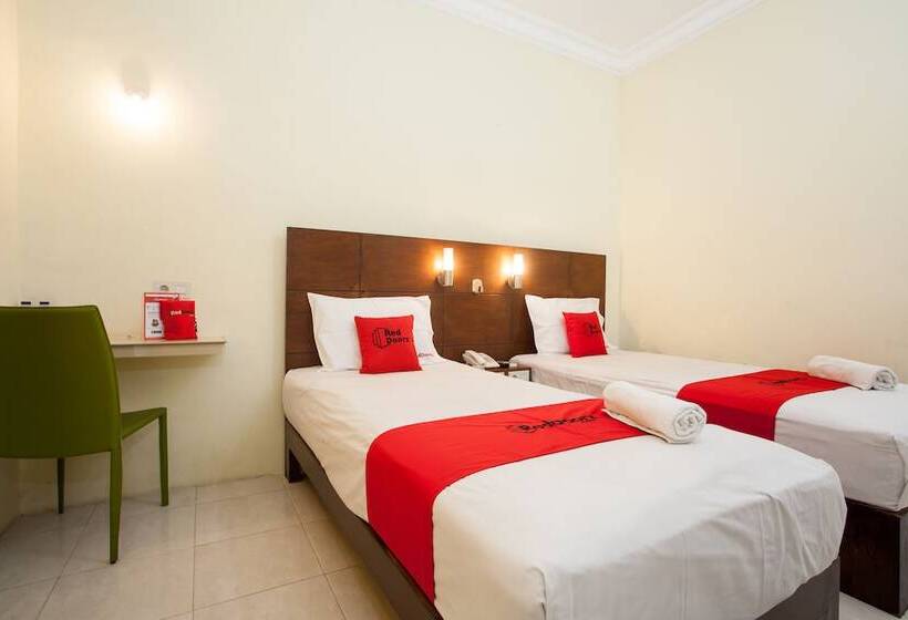 بنسيون Reddoorz Near Marvell City Mall