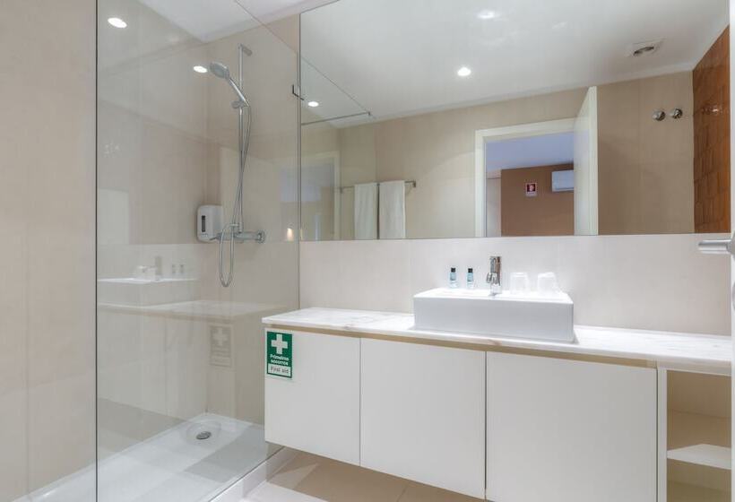 Spot Family Apartments