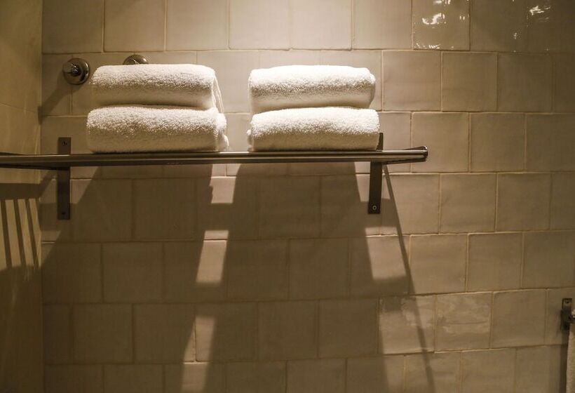 Spot Family Apartments