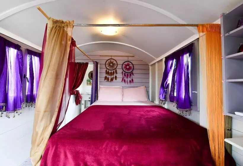 تختخواب و صبحانه Mammaloes