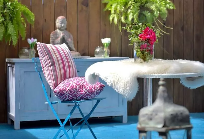 تختخواب و صبحانه Mammaloes