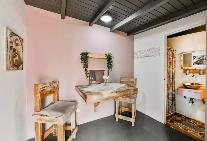 تختخواب و صبحانه Mammaloes