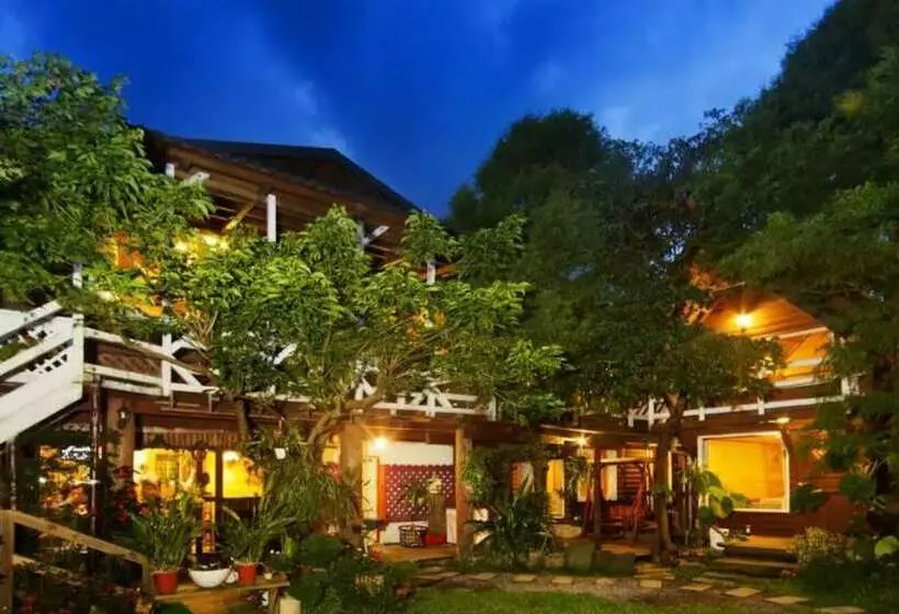 تختخواب و صبحانه Water Villa