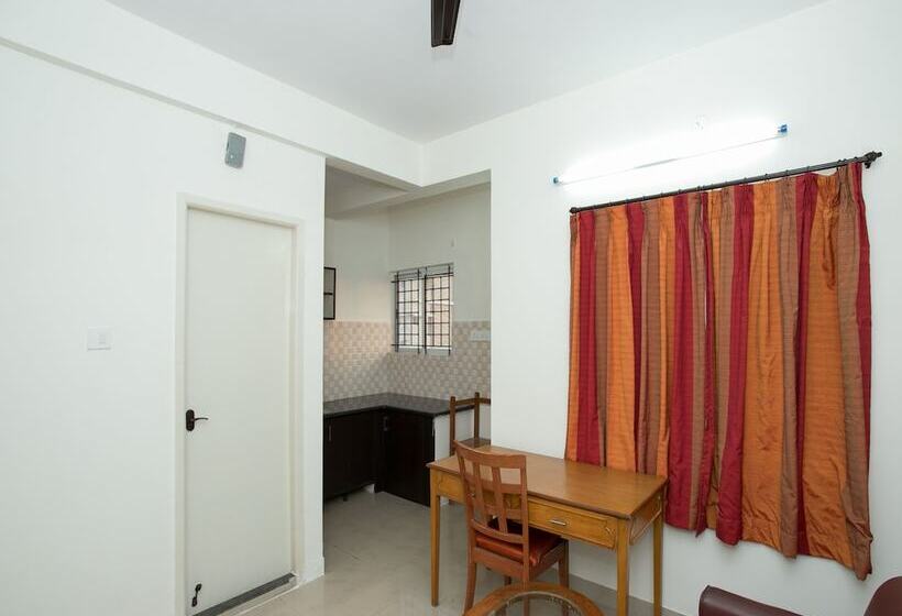 בית מלון כפרי Airport Ac Transit Stay By Oyo Rooms