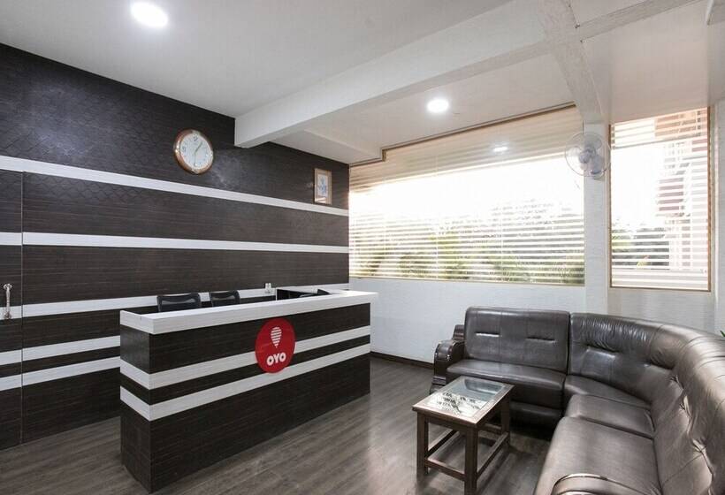 בית מלון כפרי Airport Ac Transit Stay By Oyo Rooms