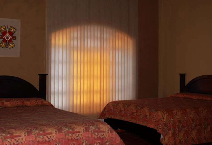 هتل Alcazar De Doña Victoria