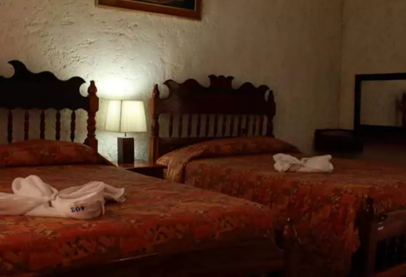 هتل Alcazar De Doña Victoria