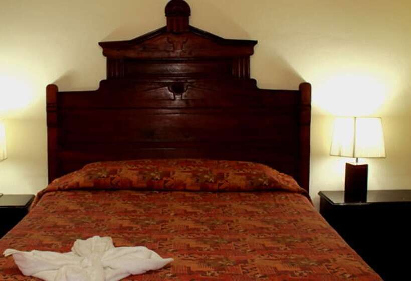 هتل Alcazar De Doña Victoria