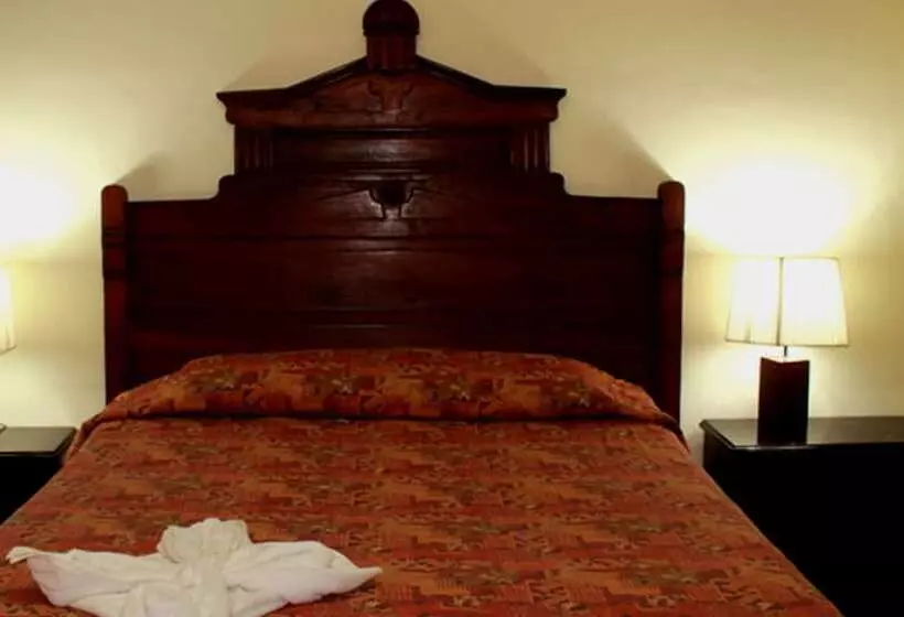 هتل Alcazar De Doña Victoria