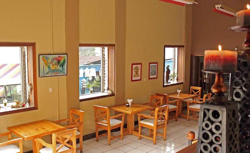 هتل Alcazar De Doña Victoria