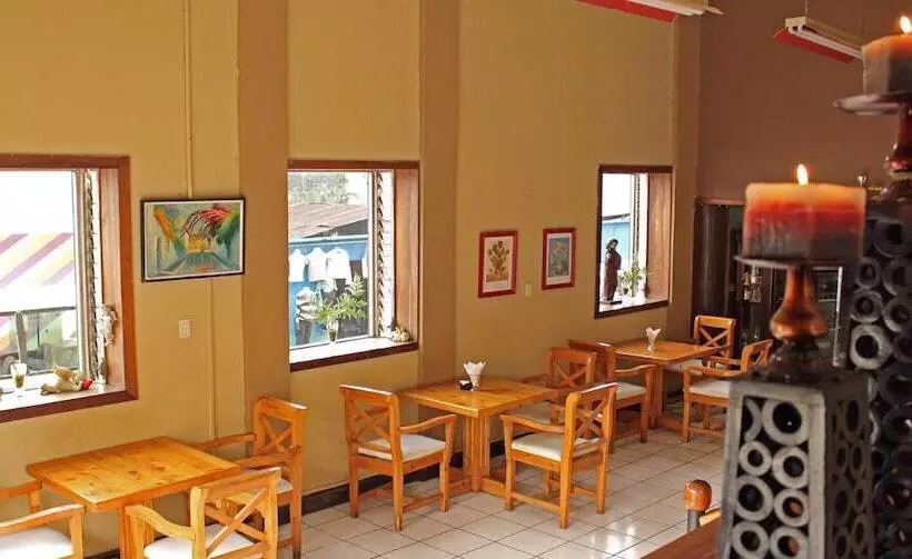 هتل Alcazar De Doña Victoria