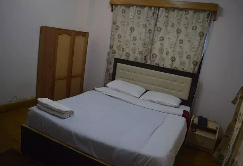 هتل Bhutan Silverpine Resort