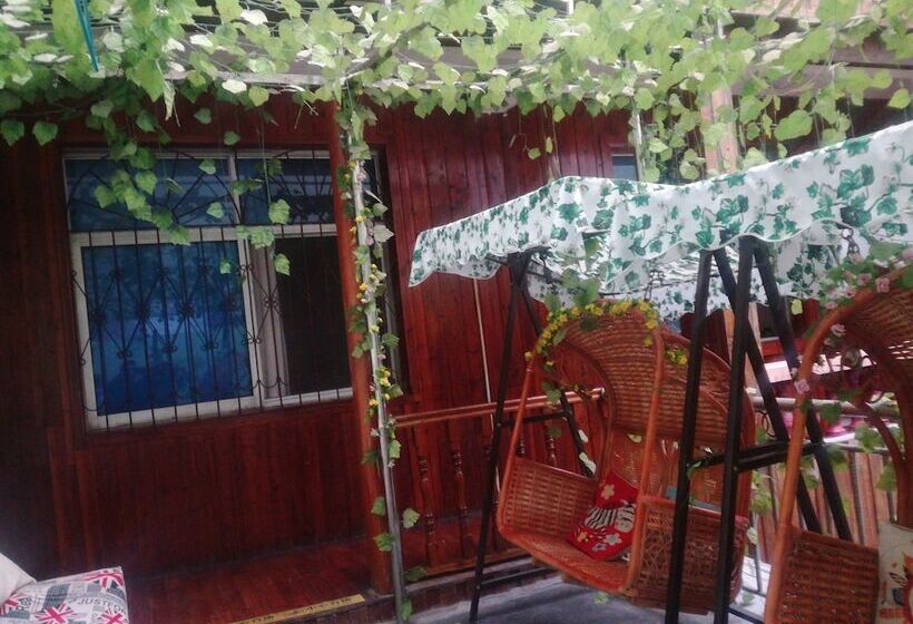 Otel Fenghuang Hua Xiang Yuan Inn