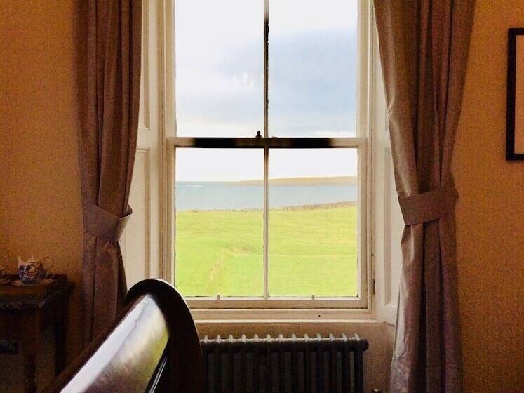 Hotel Graemeshall House