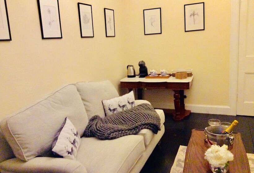 Hotel Graemeshall House