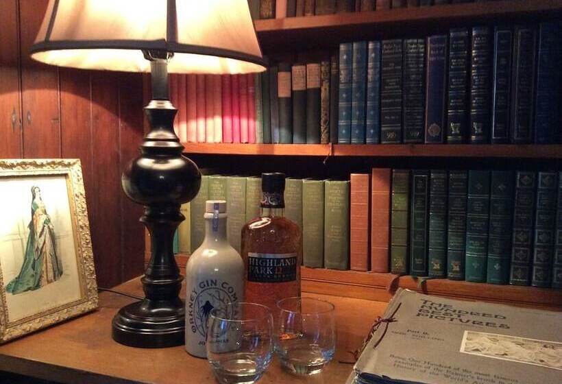 Hotel Graemeshall House