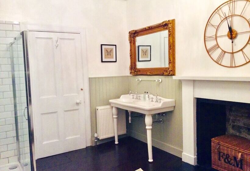 Hotel Graemeshall House