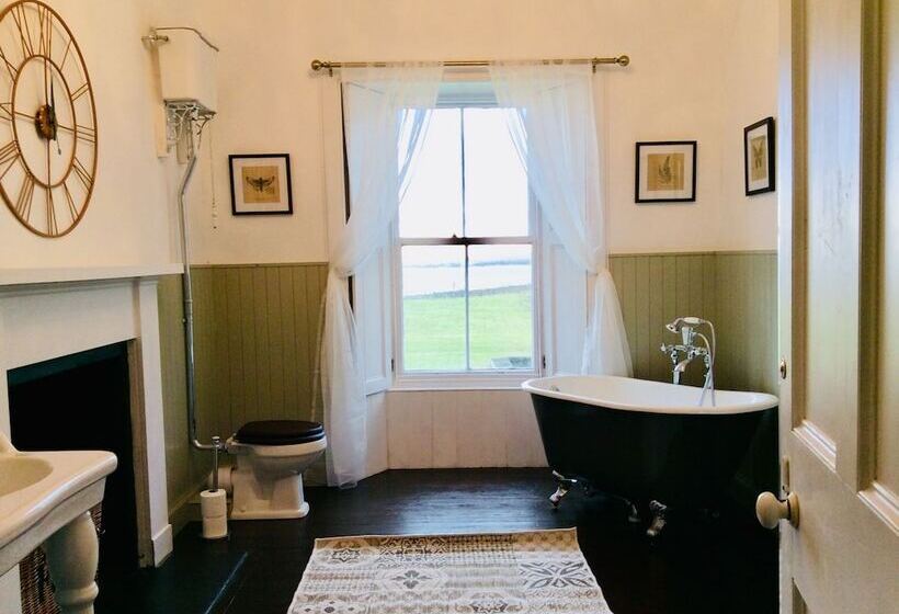 Hotel Graemeshall House