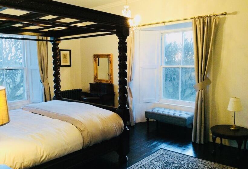 Hotel Graemeshall House