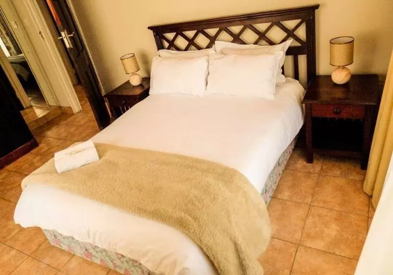 هتل Mavuna Guest Lodge & Conference Centre