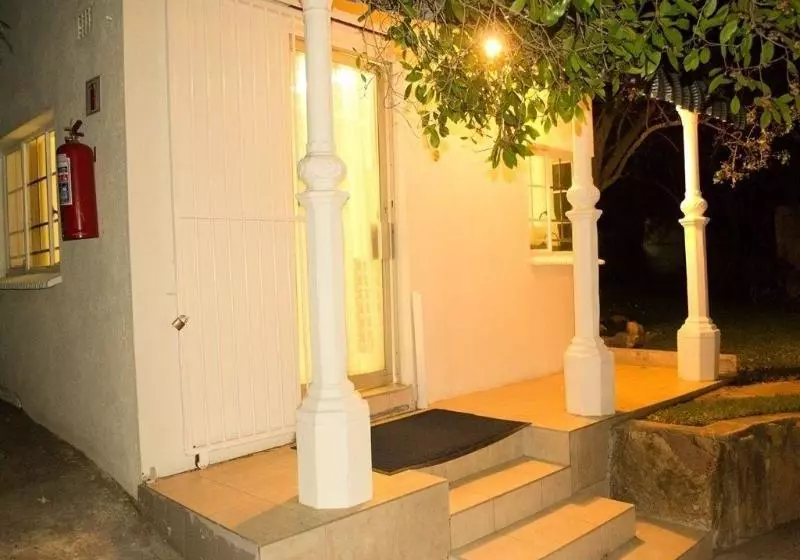 هتل Mavuna Guest Lodge & Conference Centre