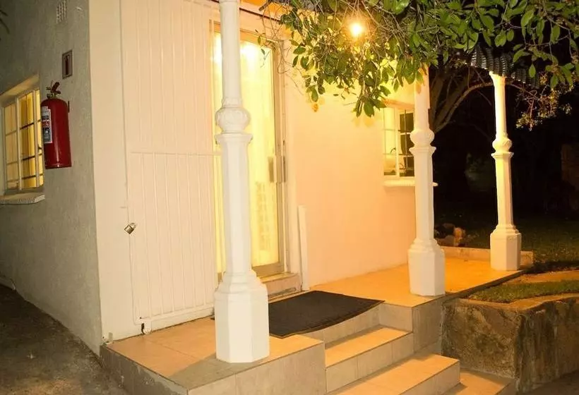 هتل Mavuna Guest Lodge & Conference Centre