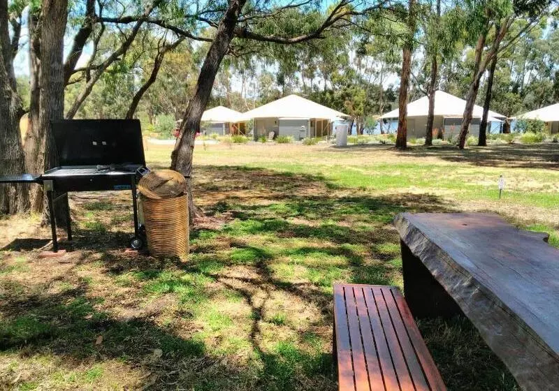 Hotelli Olio Bello Lakeside Glamping